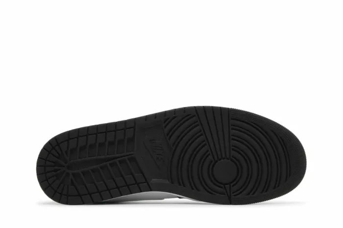 Air Jordan 1 Low 'Green Glow' 553558-131 - Image 4