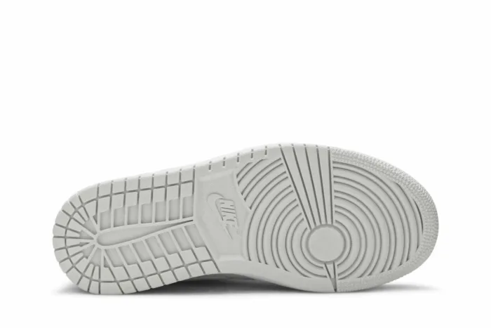 Air Jordan 1 Low 'Spruce Aura' CW1381-003 - Image 4