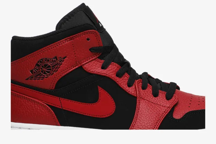 Air Jordan 1 Mid 'Bred' 554724-054 - Image 2