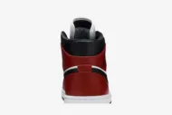 Air Jordan 1 Mid 'Chicago Black Toe' 554724-069 - Image 7