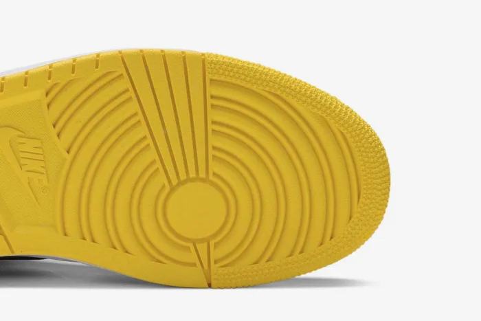 Air Jordan 1 Mid SE 'Yellow Toe' 852542-071 - Image 5