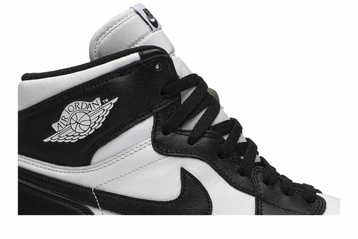 Air Jordan 1 Retro High OG 'Black White' 555088-010 - Image 2