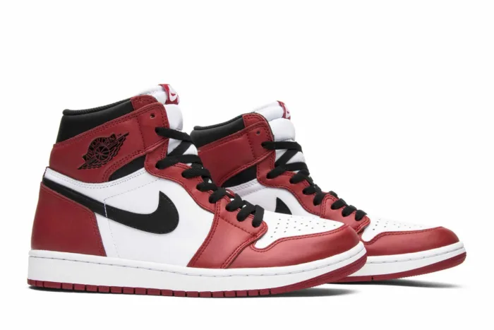 Air Jordan 1 Retro High OG 'Chicago' 2015 555088-101 - Image 8