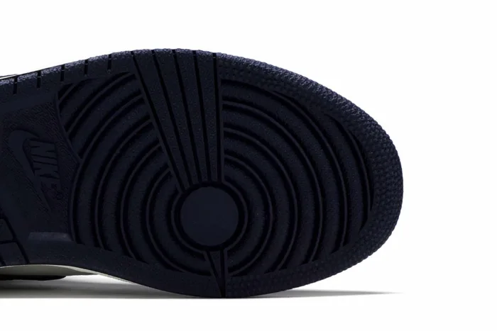 Air Jordan 1 Retro High OG 'Obsidian' 555088-140 - Image 5