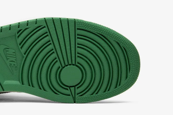 Air Jordan 1 Retro High OG 'Pine Green' 555088-302 - Image 5