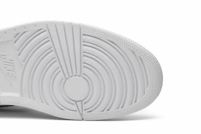Air Jordan 1 Retro High OG Premium 'Yin Yang' 555088-102 - Image 5