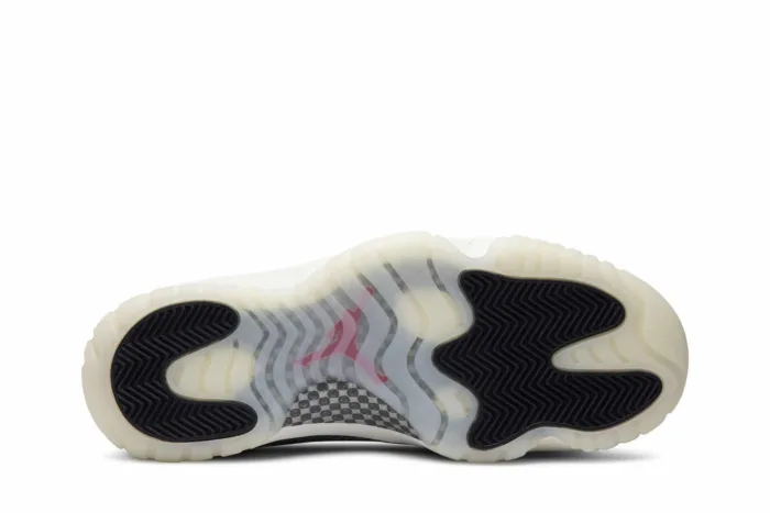 Air Jordan 11 Retro Low 'Light Bone Snakeskin' CD6846-002 - Image 5
