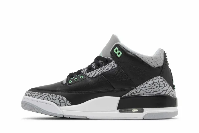 Air Jordan 3 Retro 'Green Glow' CT8532-031 - Image 3