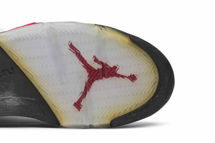 Air Jordan 5 Retro 'Fire Red' 2013 136027-100 - Image 5