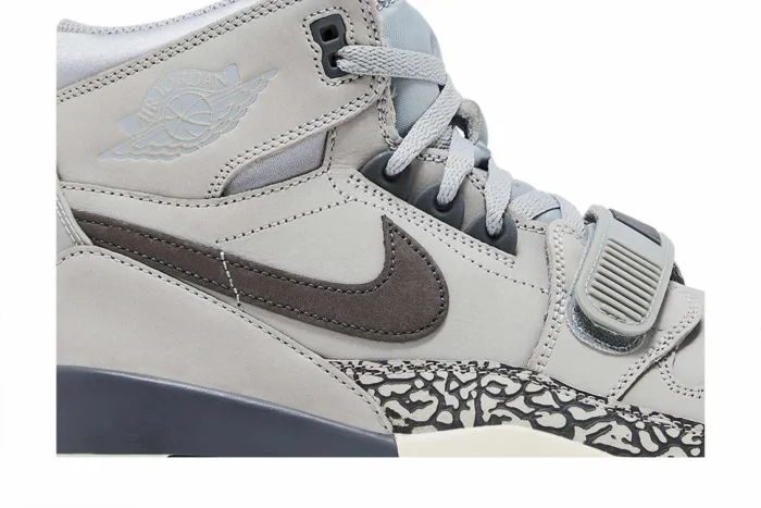 Air Jordan Legacy 312 'Wolf Grey' AV3922-002 - Image 2