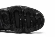 Air VaporMax Plus 'Triple Black' 924453-004 - Image 5