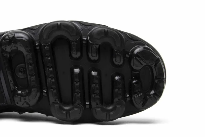 Air VaporMax Plus 'Triple Black' 924453-004 - Image 5