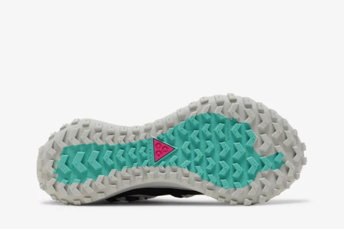 Nike ACG Mountain Fly Low SE 'White Anthracite' DO9334-100 - Image 4