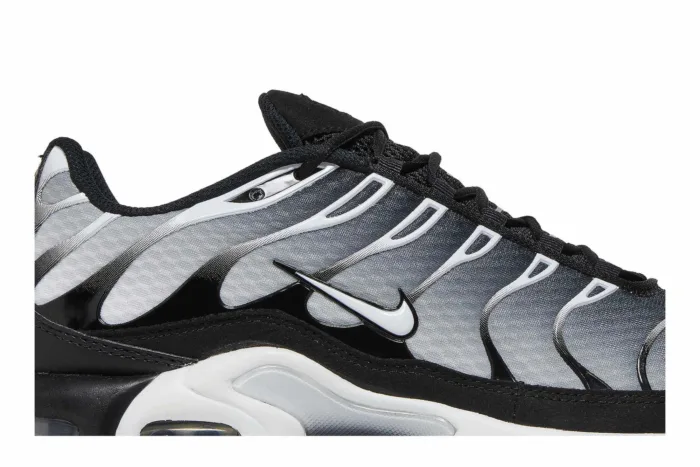Nike Air Max Plus 'Black Metallic Silver' DM0032-003 - Image 2