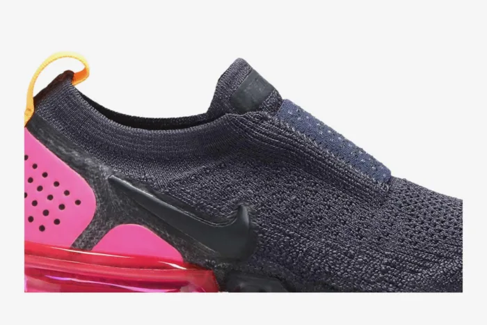 Nike Air VaporMax Moc 2 'Pink Blast' AJ6599-001 - Image 2