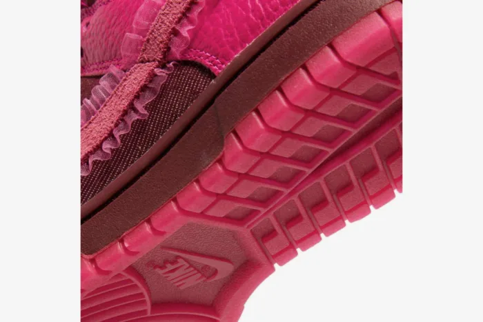 Nike Dunk Low 'Valentine's Day' DQ9324-600 - Image 9