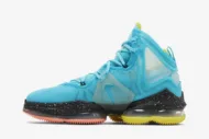 Nike LeBron 19 'Christmas' DC9338-400 - Image 3