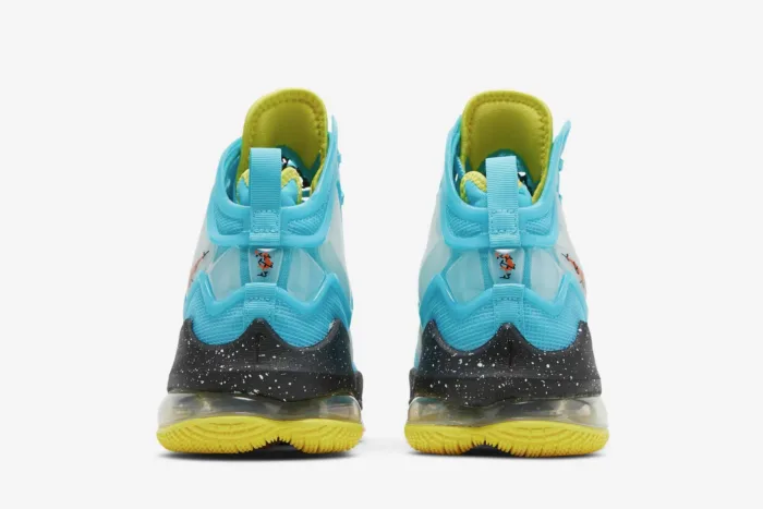 Nike LeBron 19 'Christmas' DC9338-400 - Image 6